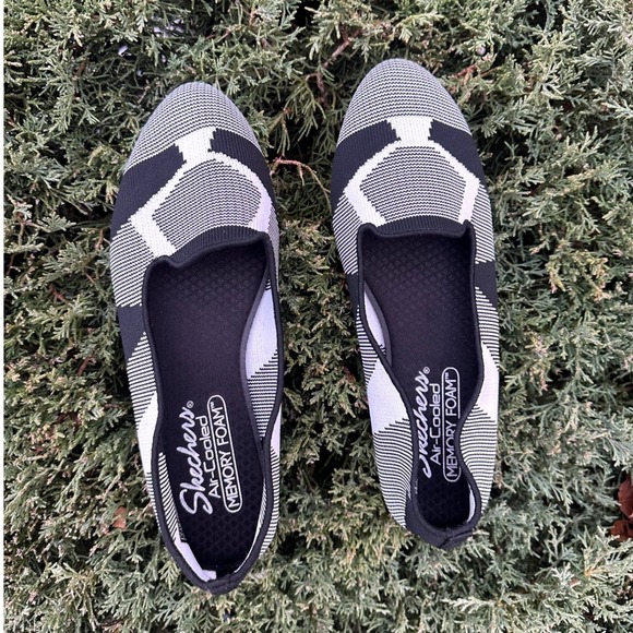 Skechers Women's Cleo-Sherlock Memory Foam Vegan Loafers Size 7 Black White - Picture 4 of 14